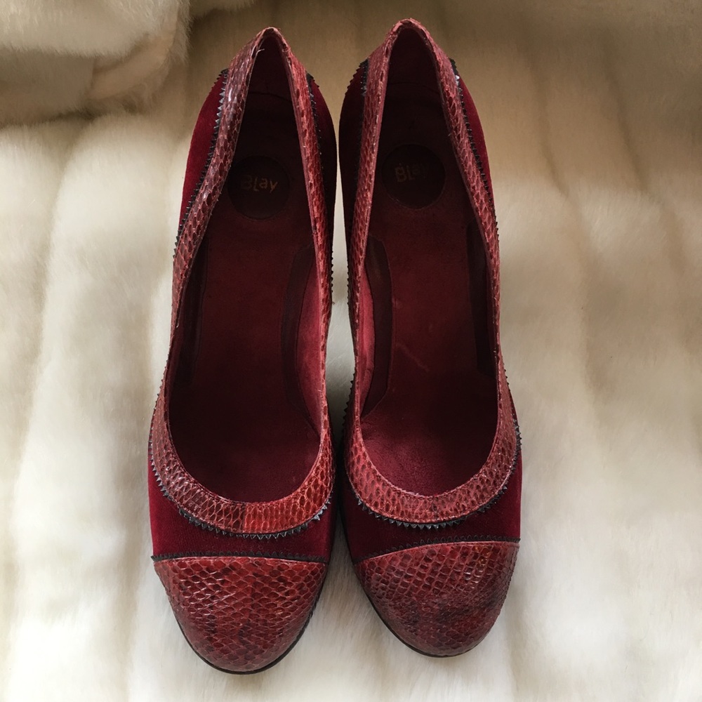 Anthro Blay Snake/Velvet Ruby Heels, 38/8